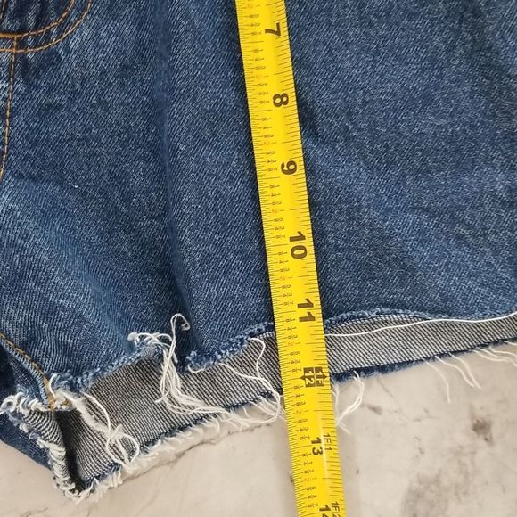 - Pink Victoria’s Secret denim cut off jean shorts, size 25 - Picture 11 of 12